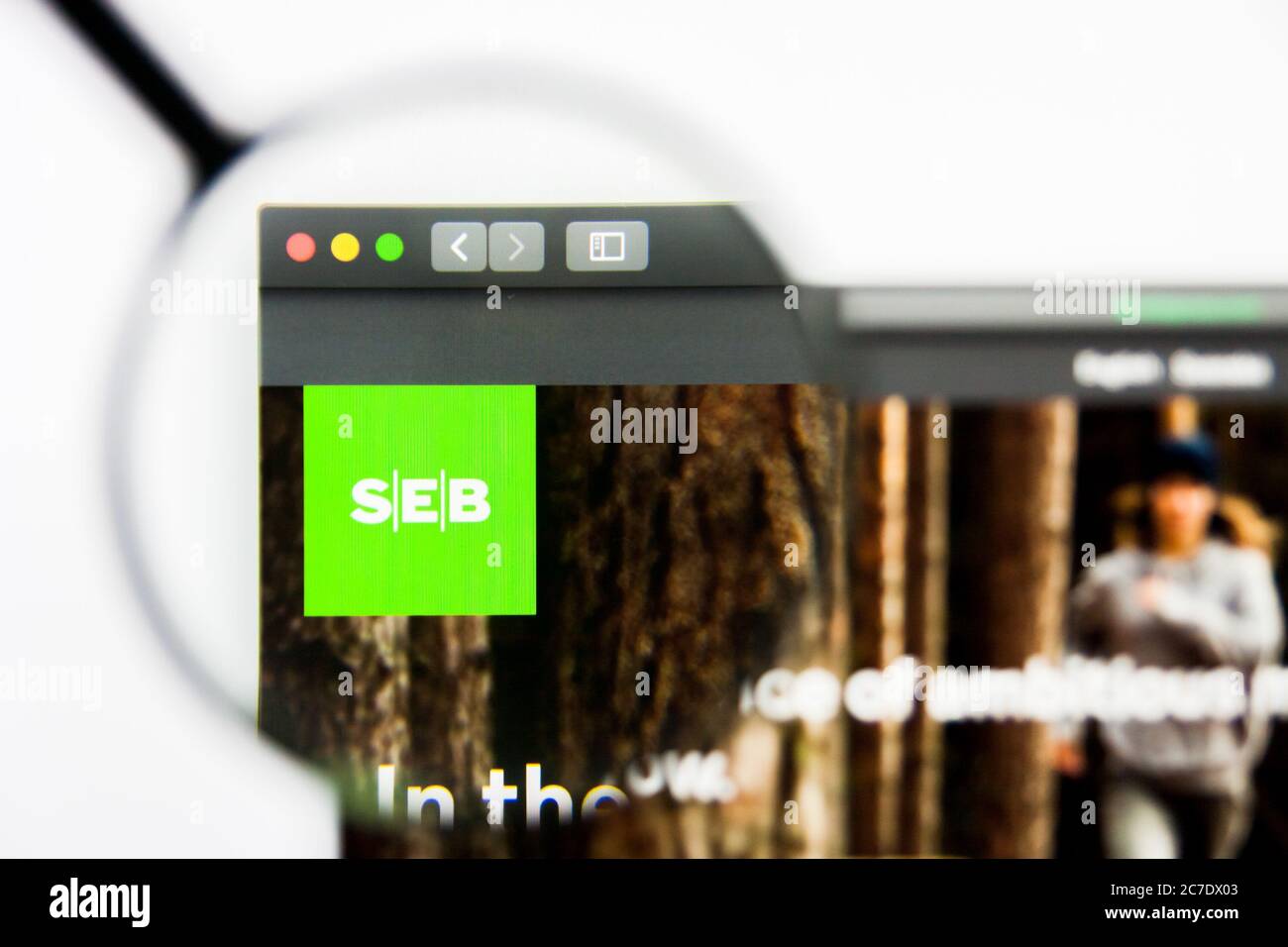 Los Angeles, Californie, Etats-Unis - 24 mars 2019 : éditorial illustratif de la page d'accueil du site SEB AB. Logo SEB AB visible sur l'écran. Banque D'Images