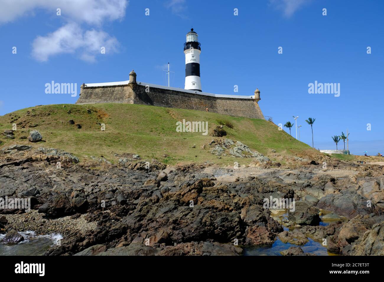 Salvador Bahia Brésil - Phare de Barra depuis le bord de mer Banque D'Images