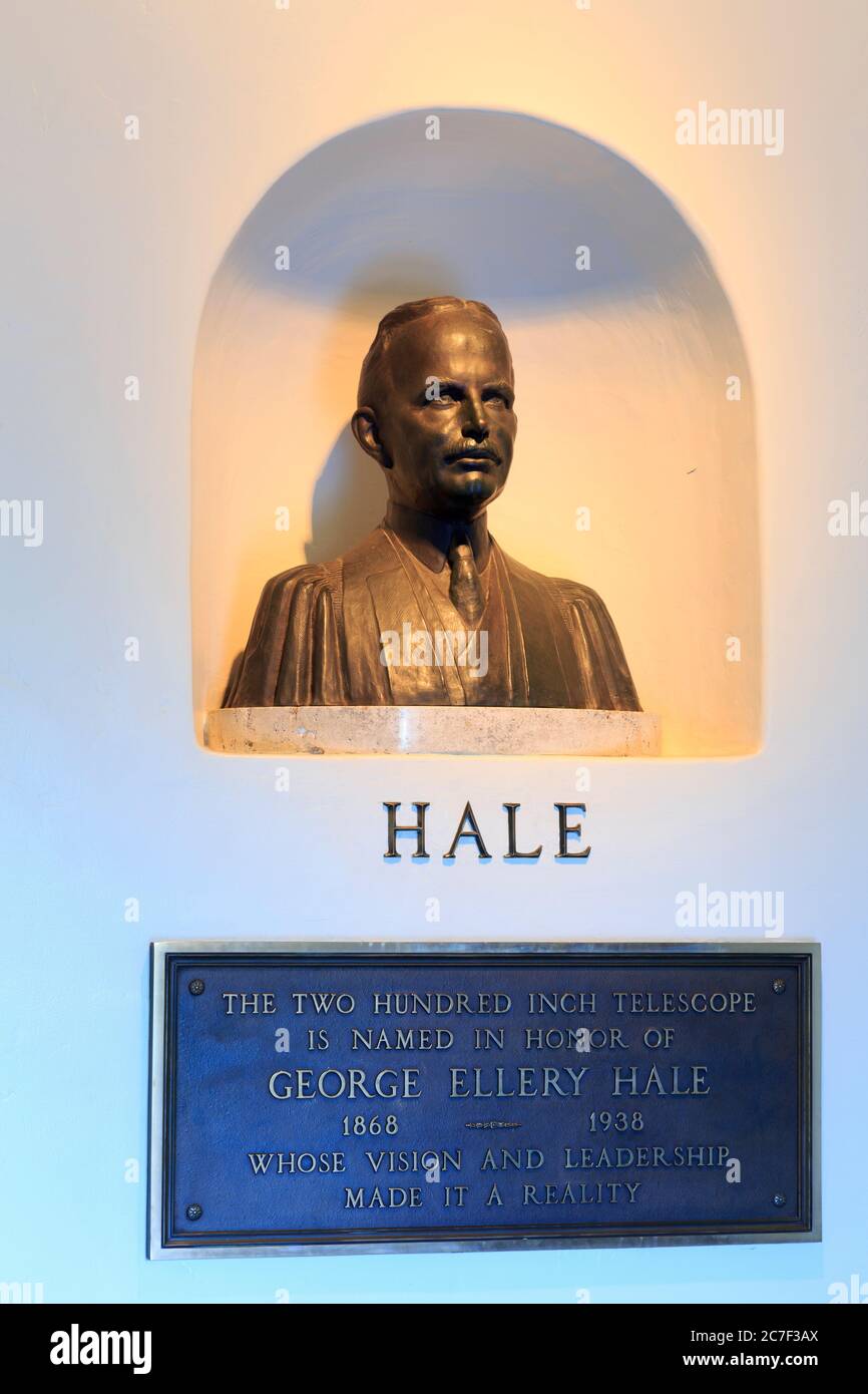 Buste de Hale, télescope Hale de 200 pouces, Observatoire Palomar, Comté de San Diego, Californie, États-Unis Banque D'Images
