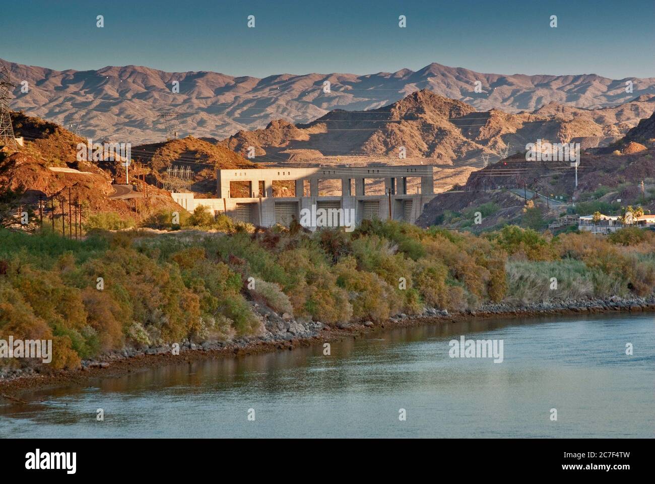 Parker Dam sur le fleuve Colorado, frontière de l'Arizona en Californie, États-Unis Banque D'Images