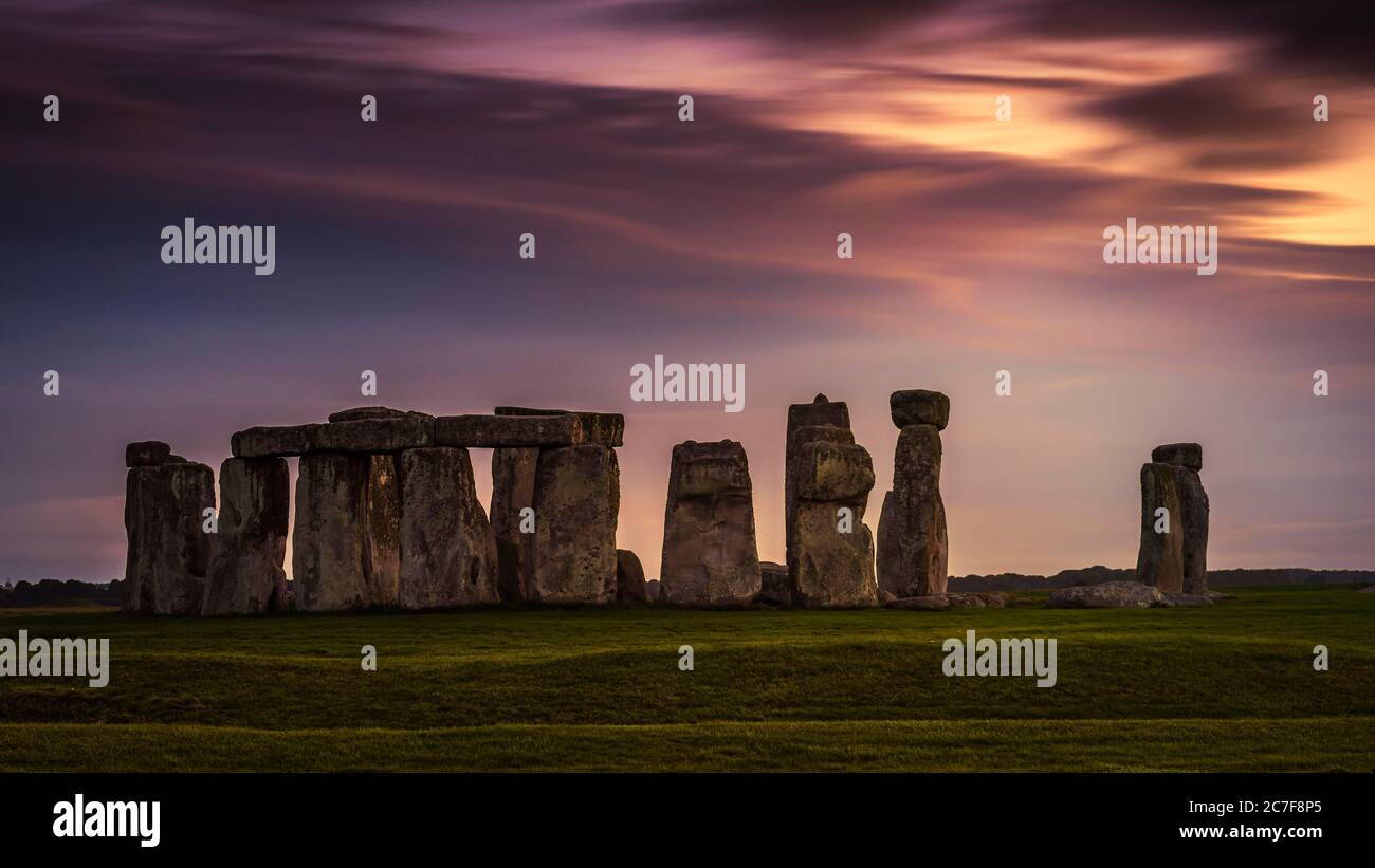 Stonehenge, Sunset, Salisbury Plain, Wiltshire, Angleterre, Grande-Bretagne Banque D'Images