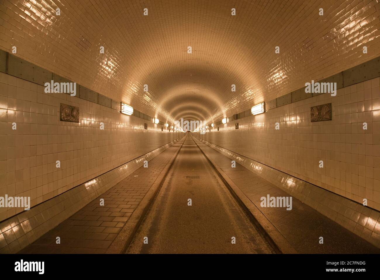 Allemagne, Hambourg, ancien tunnel de l'Elbe dans la ville hanséatique de Hambourg. Banque D'Images
