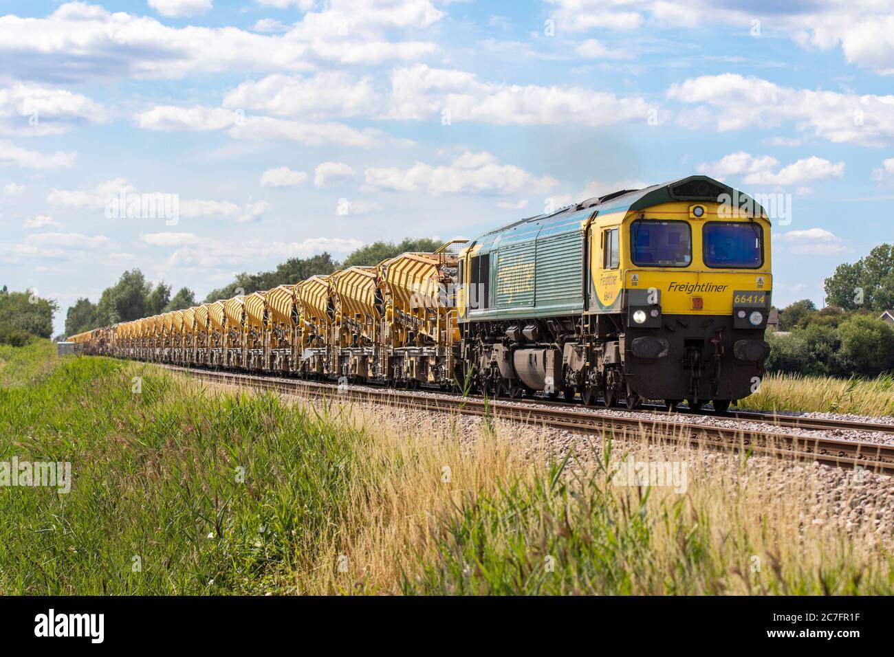 Train de nettoyage de ballast à haut rendement Banque D'Images