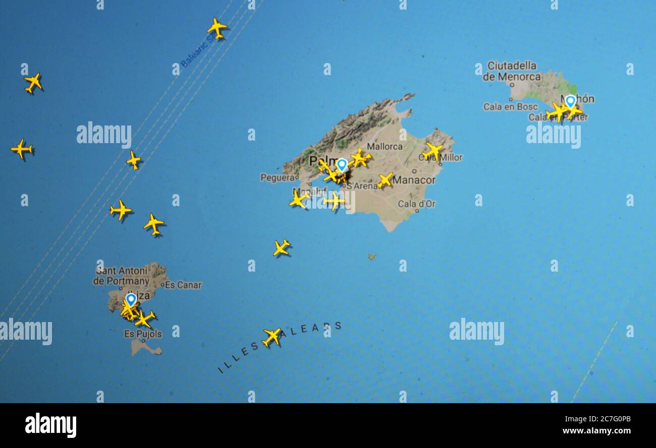 Trafic aérien sur les îles Balears, Espagne (17 juillet 2020, UTC 08.48) sur Internet avec le site Flightracar 24, pendant la pandémie du coronavirus Banque D'Images