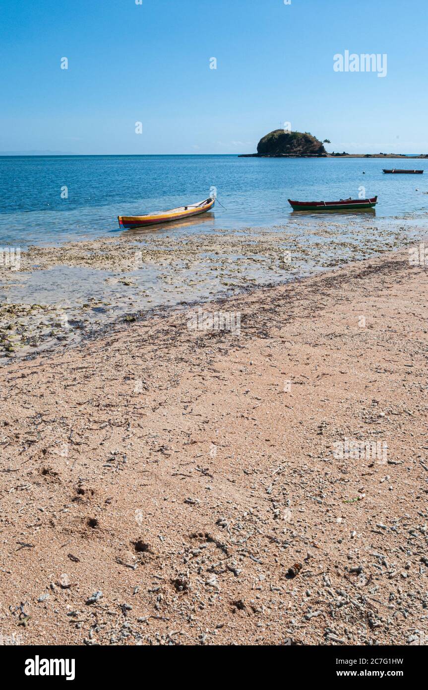 Des bateaux étaient sur la plage, Hera Timor Leste Banque D'Images