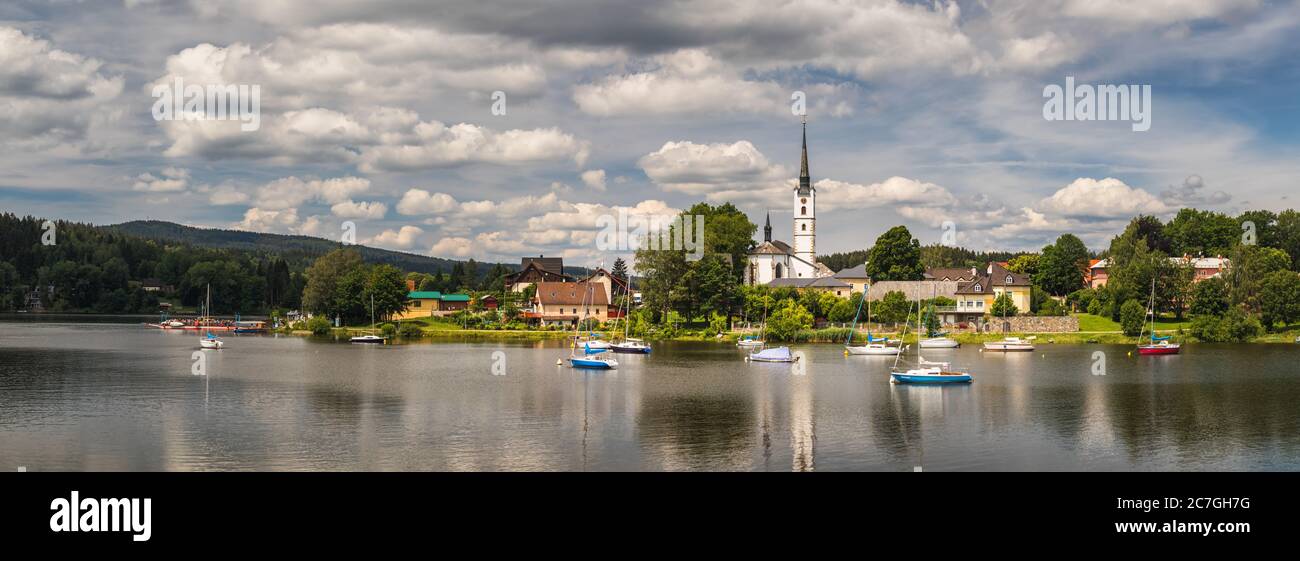 Frymburk, République Tchèque - ville située sur la péninsule sur la rive gauche du réservoir de Lipno Banque D'Images