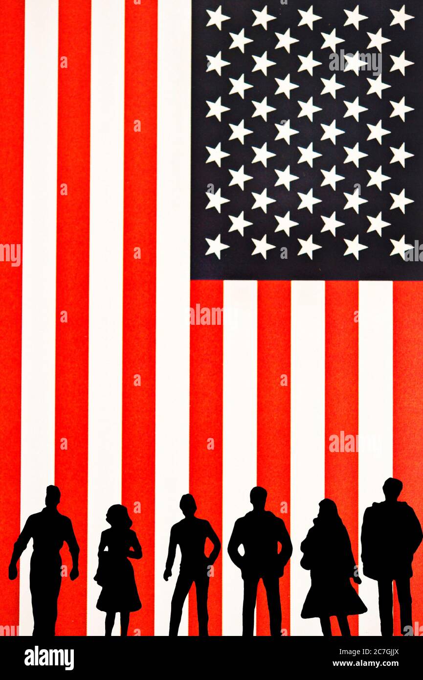 Silhouette de gens et drapeau des États-Unis Banque D'Images