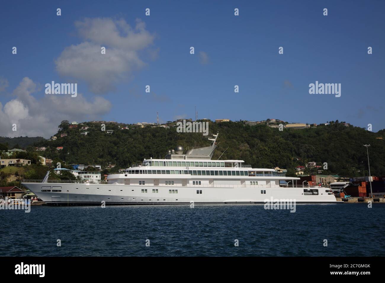 Grenade Port de Carenage de St George Mega Yacht Banque D'Images