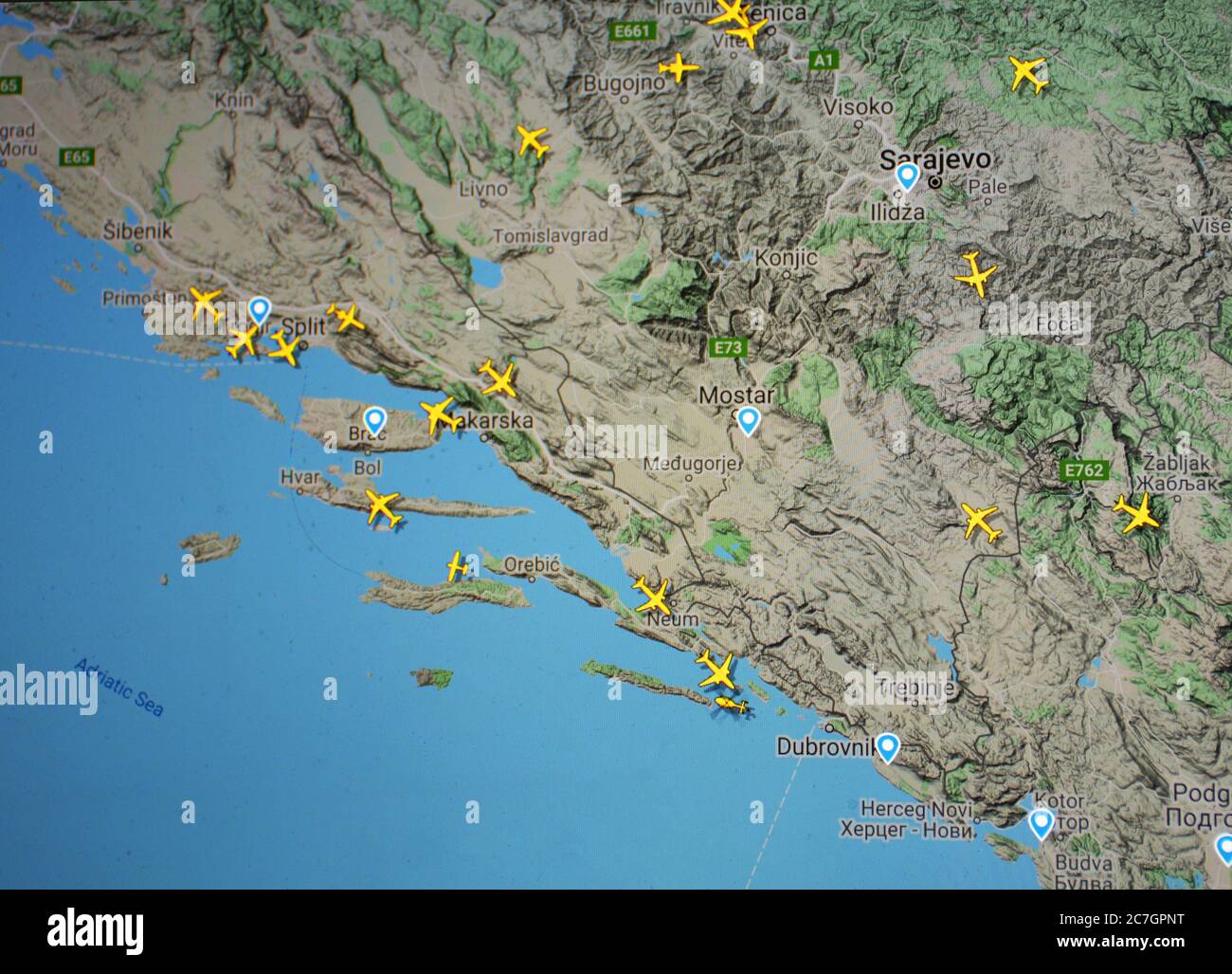 Trafic aérien sur la Croatie et la Bosnie-Herzégovine (17 juillet 2020, UTC 09.11) sur Internet avec le site Flightracar 24, pendant la pandémie du coronavirus Banque D'Images