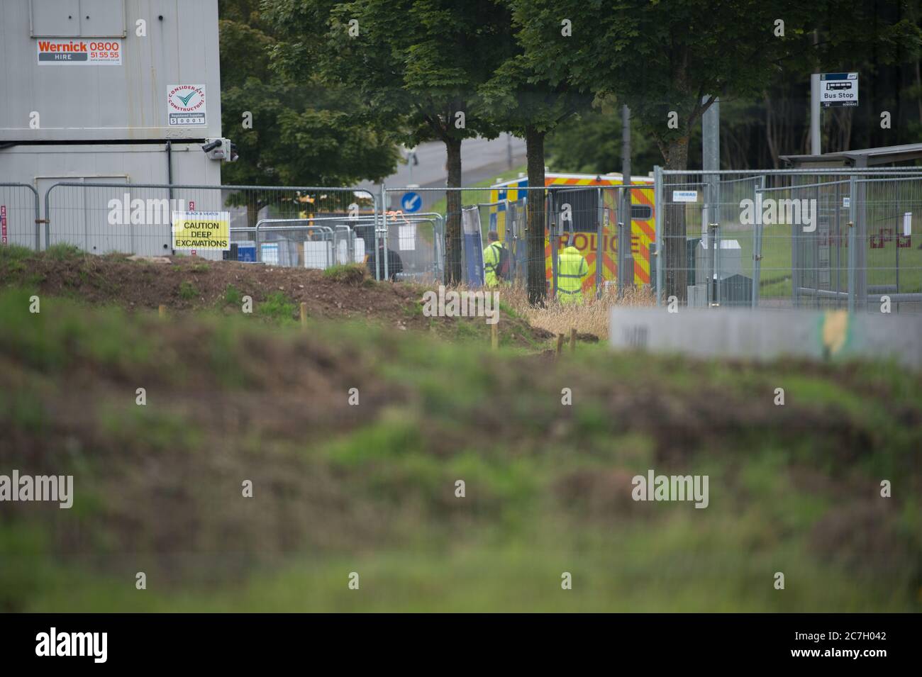 Glasgow, Écosse, Royaume-Uni. 17 juillet 2020. Photo : scènes d'où un garçon de dix ans est décédé suite à un incident survenu sur un site de construction à DrumChapel, Glasgow. Crédit : Colin Fisher/Alay Live News Banque D'Images