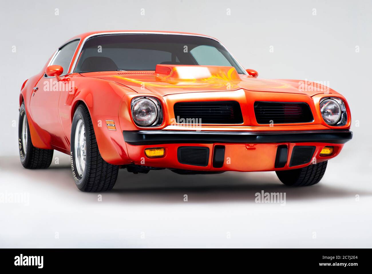 Izmir, Turquie - 11 juillet 2020 : vue avant d'un Trans Am firebird 1974 de marque Pontiac dans un studio tourné. Banque D'Images