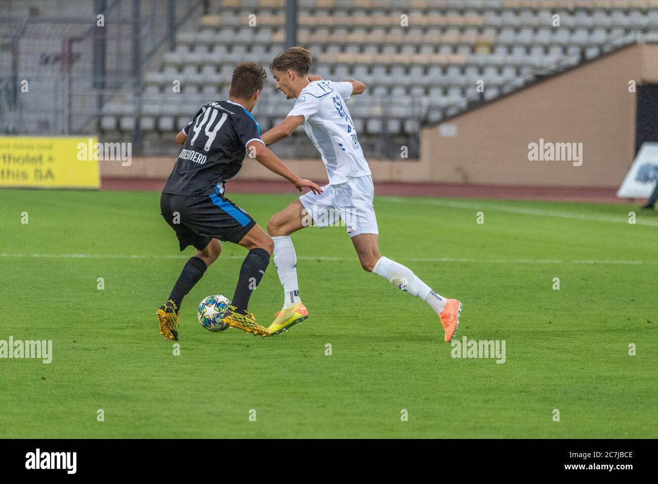 Lausanne, Suisse. 17 juillet 2020. Lausanne, Suisse - 2020/07/17: Aldin Turkes de Lausanne Sport est en action pendant la 32e journée de la Ligue du défi de Brack entre Lausanne Sport et Grasshopper Club Zürich (photo par Eric Dubost/Pacific Press) crédit: Pacific Press Agency/Alay Live News Banque D'Images