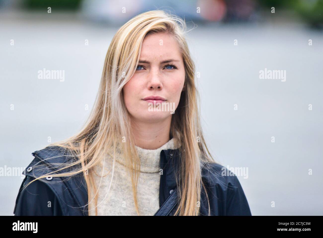 Femme norvégienne à Lille Lungegrdsvannet, Bergen, Norvège Banque D'Images Femme norvégienne à Lille Lungegrdsvannet, Bergen, Norvège Banque D'Images