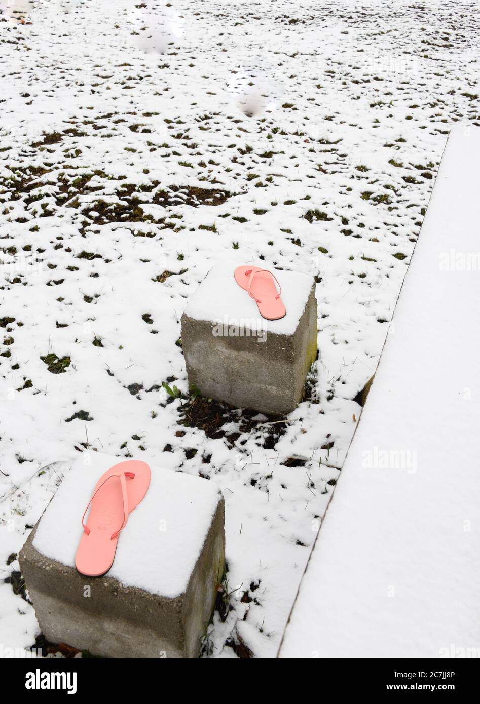 Tongs en hiver Photo Stock - Alamy