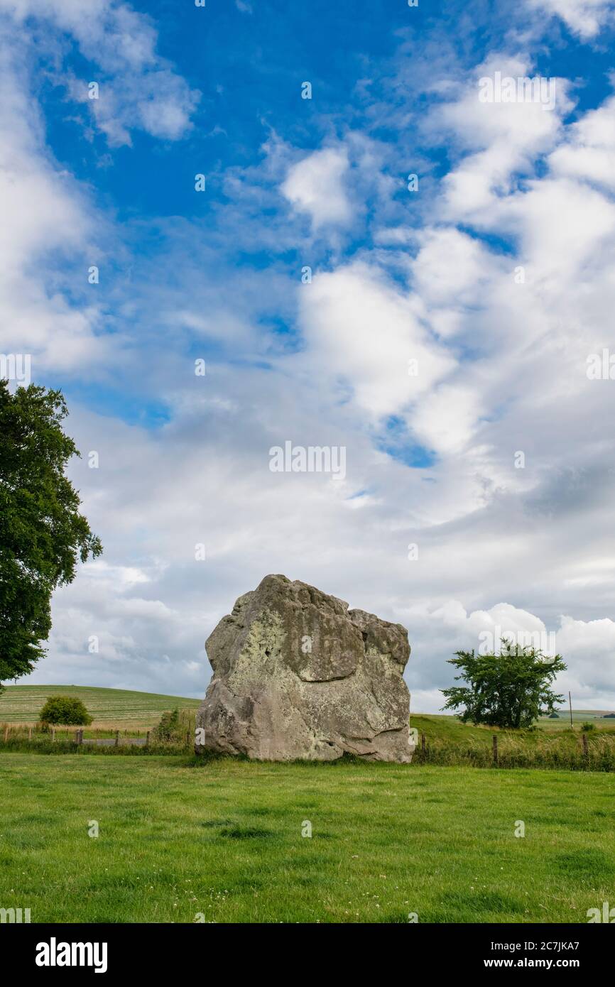 Avebury menhirs. Wiltshire, Angleterre Banque D'Images