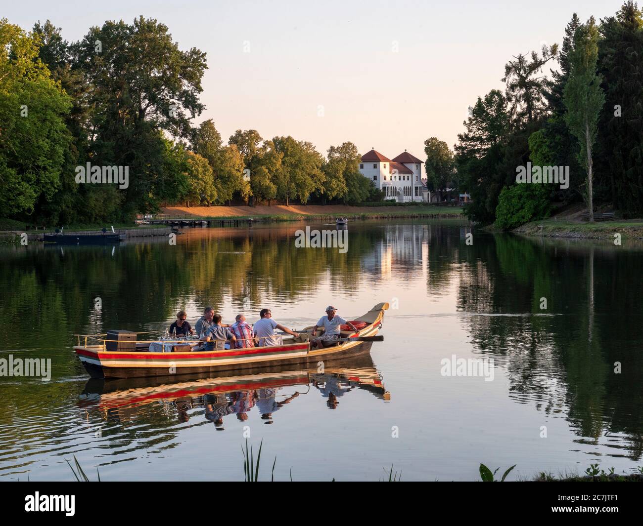 Parc Wörlitzer, Kahn, Garden Kingdom of Dessau-Wörlitz, patrimoine mondial de l'UNESCO, Saxe-Anhalt, Allemagne Banque D'Images