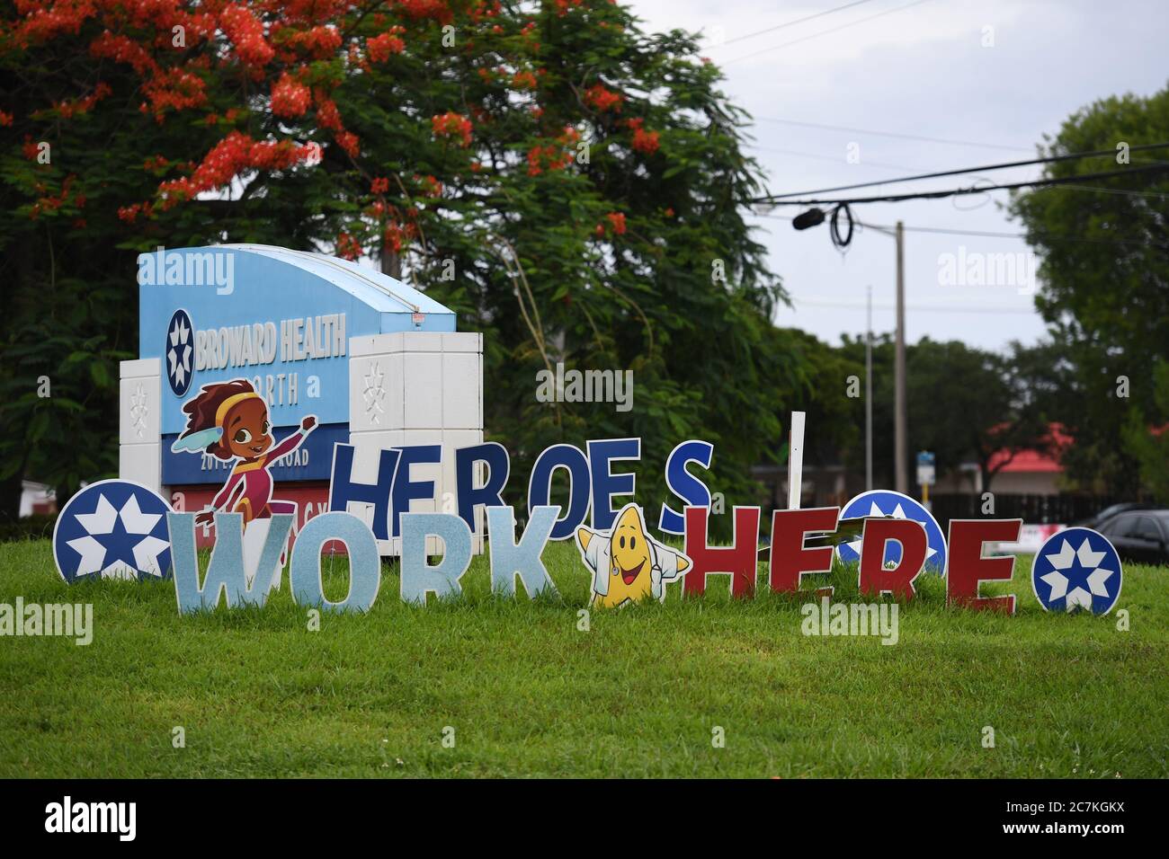 Fort Lauderdale, Floride, États-Unis. 17 juillet 2020. Une vue générale de l'hôpital Broward Health Hospital, le ministère de la Santé de la Floride, a confirmé vendredi 11,000 nouveaux cas de COVID-19 en une seule journée, le 17 juillet 2020, à fort Lauderdale, en Floride. Crédit : Mpi04/Media Punch/Alay Live News Banque D'Images