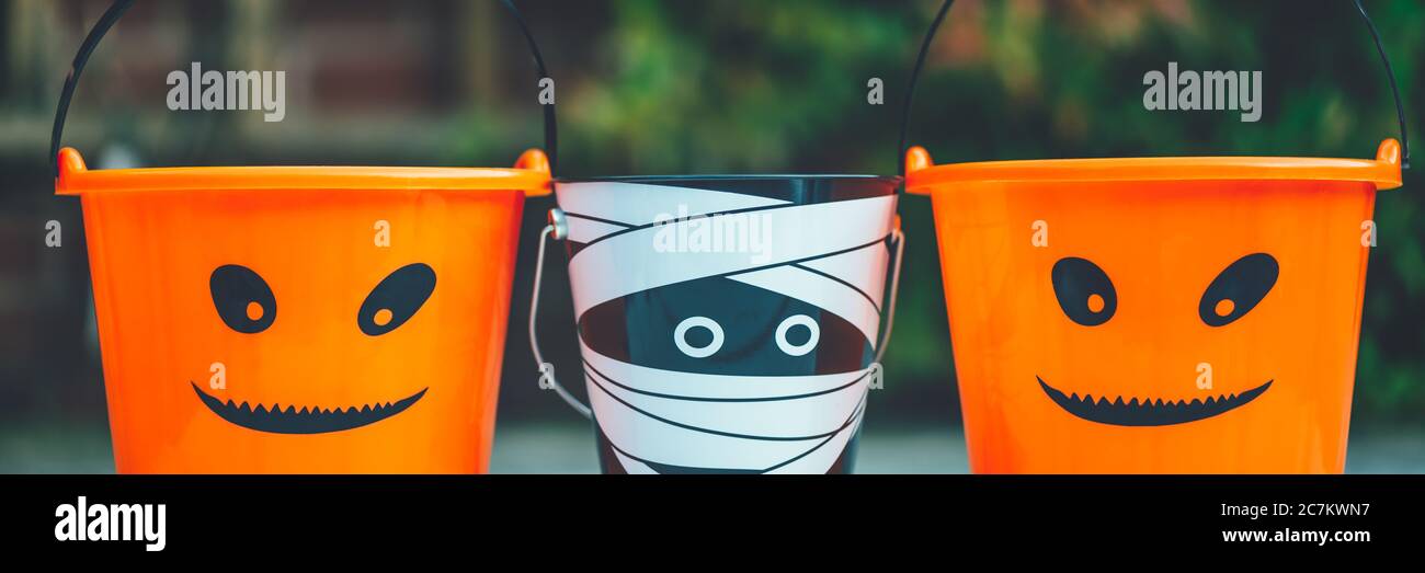 Trick or Treat vide Halloween Buckets Banque D'Images