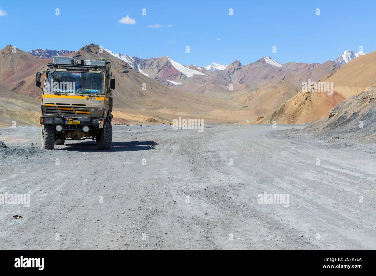 Col AK-Baital (4655 m) sur l'autoroute Pamir. Tadjikistan. Banque D'Images