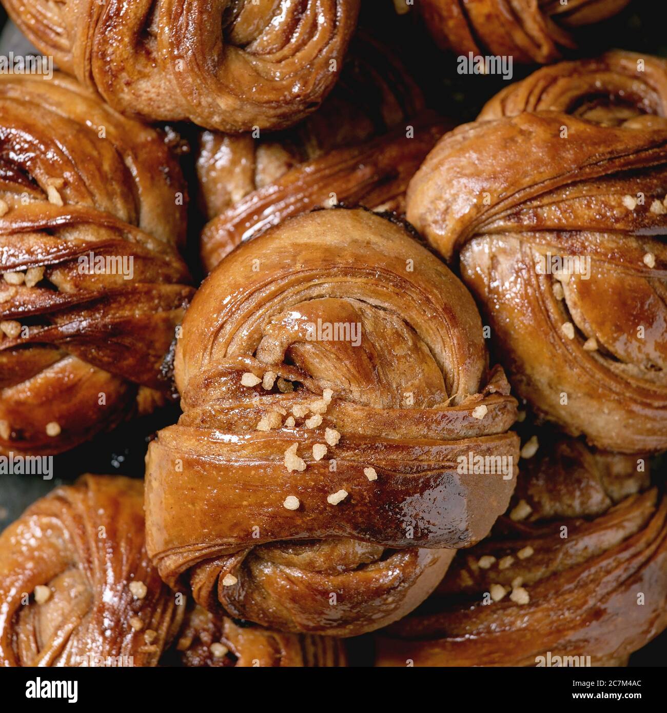 Petits pains sucrés à la cannelle suédoise Banque D'Images