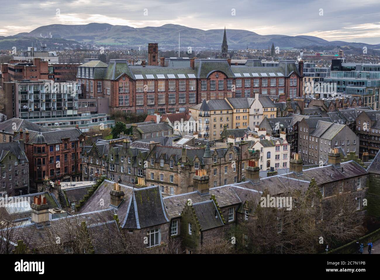 Vue aérienne depuis l'esplanade du château d'Édimbourg, capitale de l'Écosse, partie de l'OK, Campus Lauriston de l'Université d'Édimbourg au milieu Banque D'Images