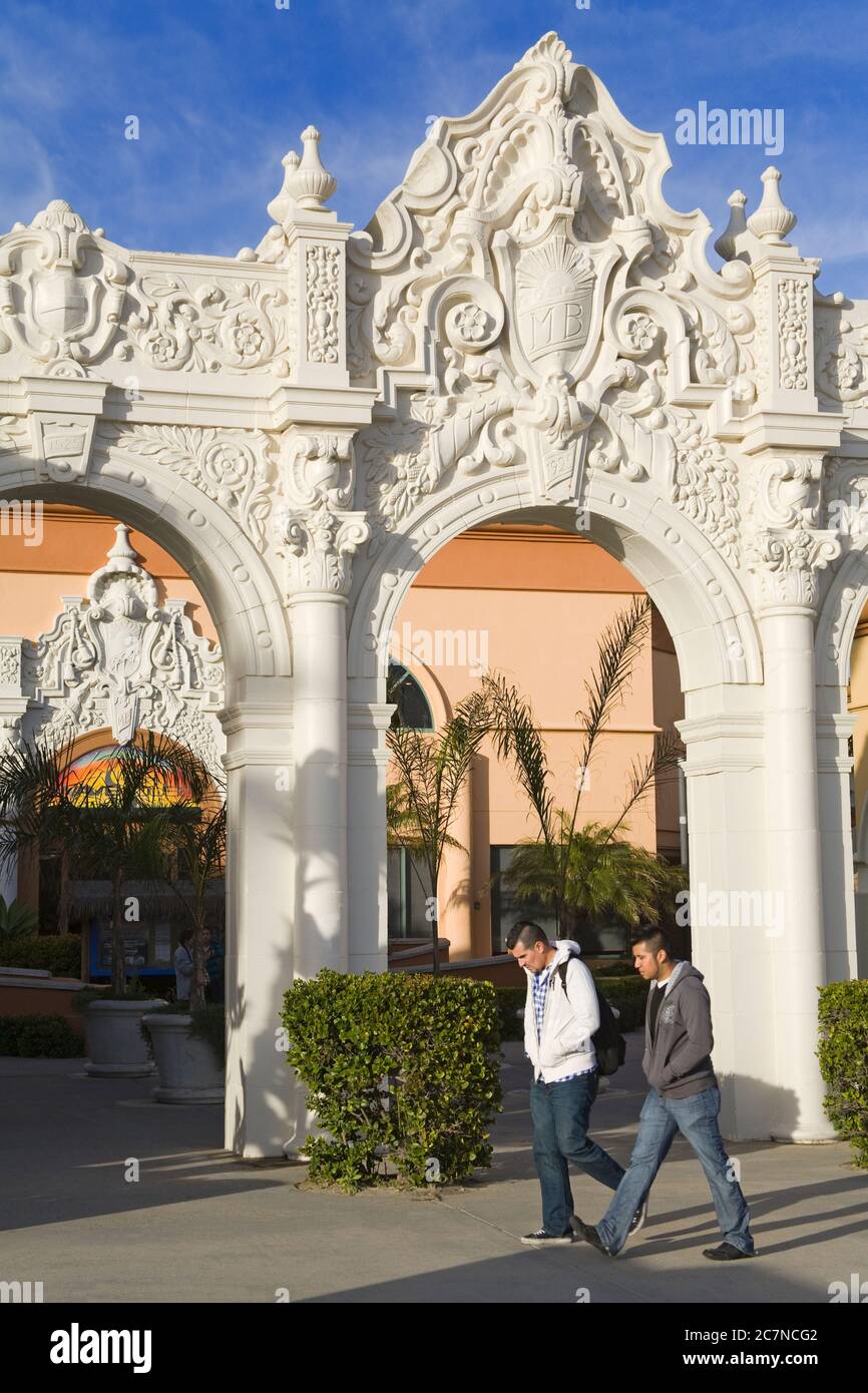 Arch dans Belmont Park sur Mission Beach, San Diego, Californie, Etats-Unis Banque D'Images
