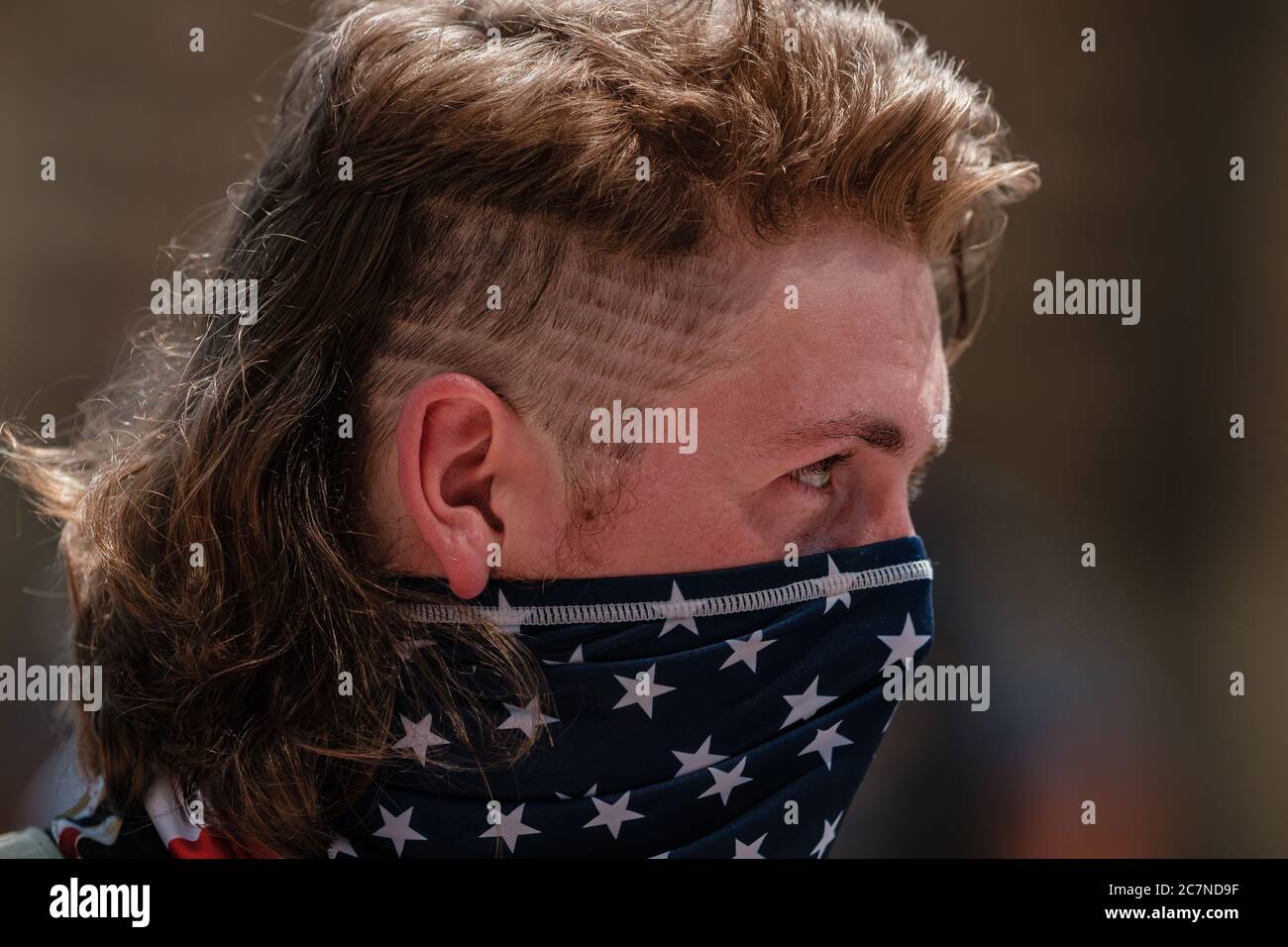 Columbus, Ohio, États-Unis. 18 juillet 2020. Un ''Boogaloo Boi'' est vu lors du rassemblement de désobéissance civile de masse 'Stat for Freedom Ohio'', le samedi 18 juillet 2020 à et autour de l'Ohio Statehouse à Columbus. Crédit : Andrew Dolph/ZUMA Wire/Alay Live News Banque D'Images