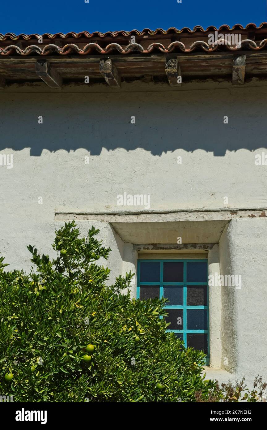 Mission San Juan Bautista, une mission espagnole, fondée en 1797 par Fermín Lasuén de l'ordre catholique franciscain. La mission a un musée et des jardins. Banque D'Images