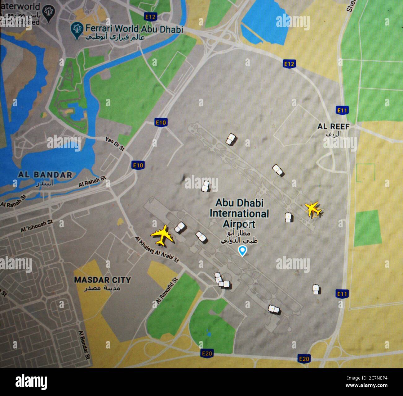 Trafic aérien sur l'aéroport d'Abu Dhabi (18 juillet 2020, UTC 11.38) sur Internet avec le site Flightracar 24, pendant la pandémie du coronavirus Banque D'Images