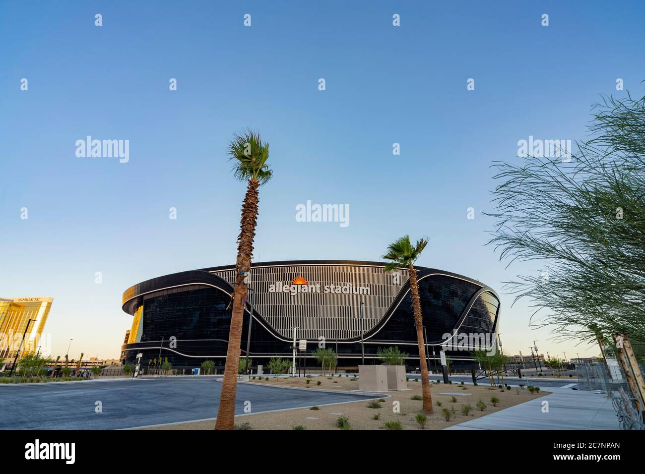 Las Vegas, JUL 17, 2020 - vue sur le stade Allegiant au coucher du soleil Banque D'Images