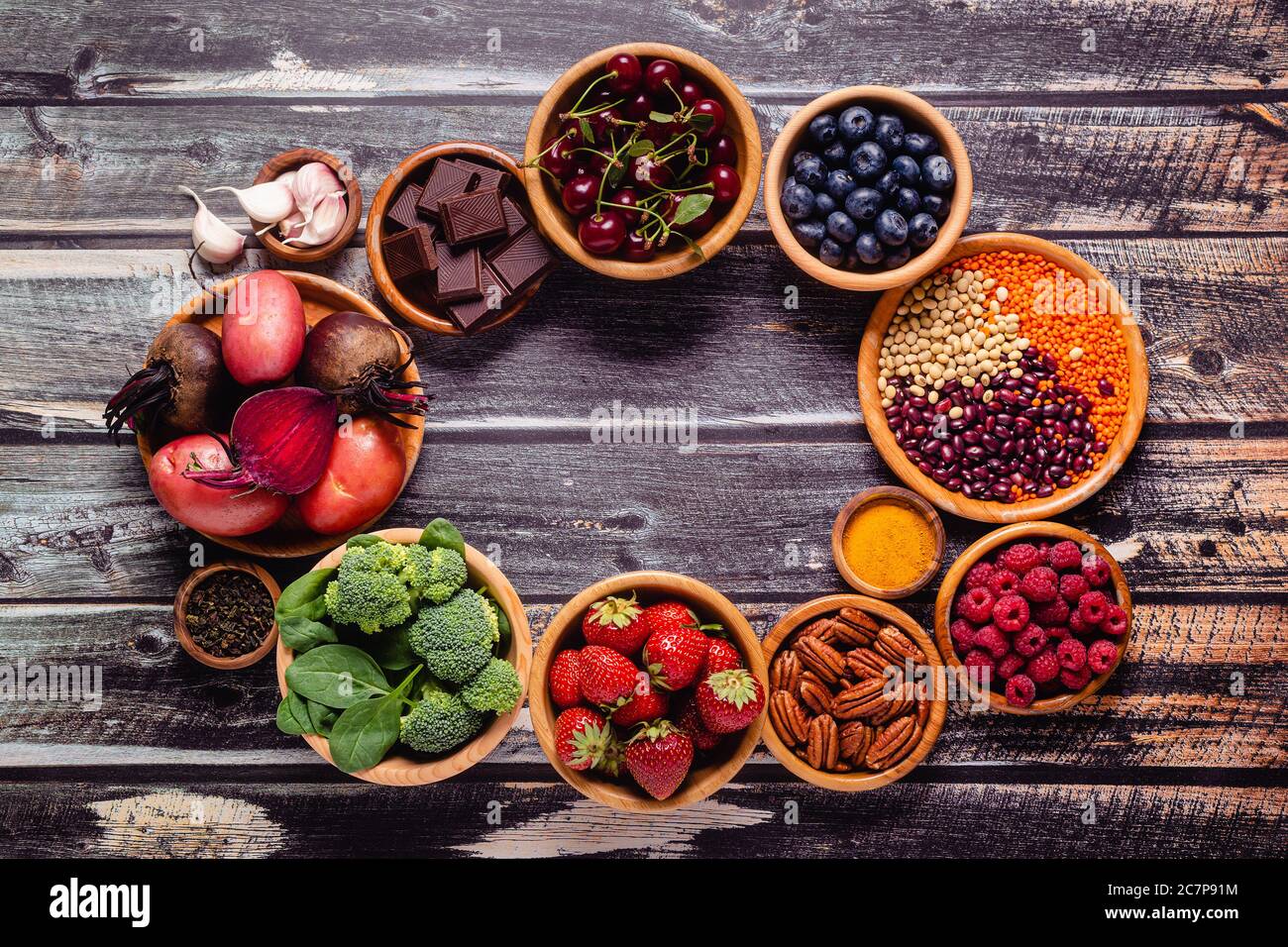 Aliments sains riches en antioxydants, vue du dessus. Banque D'Images