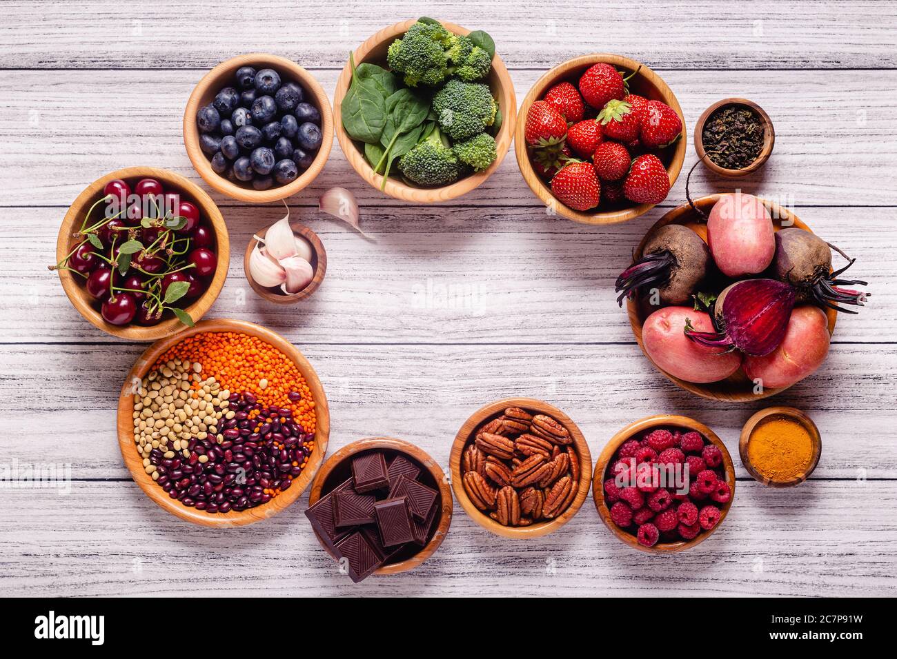 Aliments sains riches en antioxydants, vue du dessus. Banque D'Images