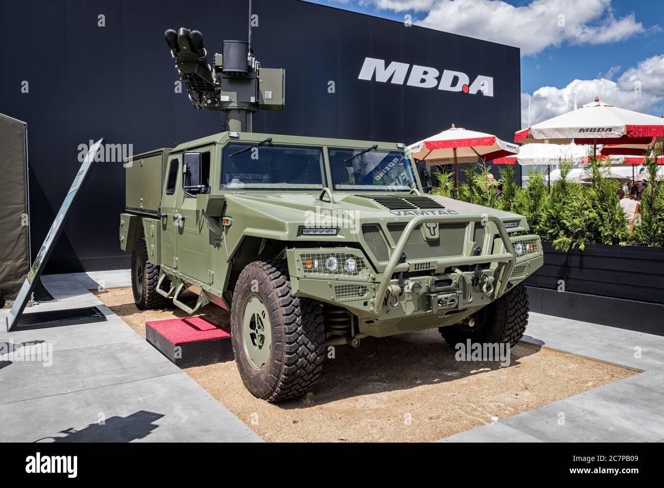 LE BOURGET PARIS - 21 JUIN 2019 : véhicule militaire URU Vamtac avec système de missiles MBDA exposé au salon de l'Air de Paris. Banque D'Images