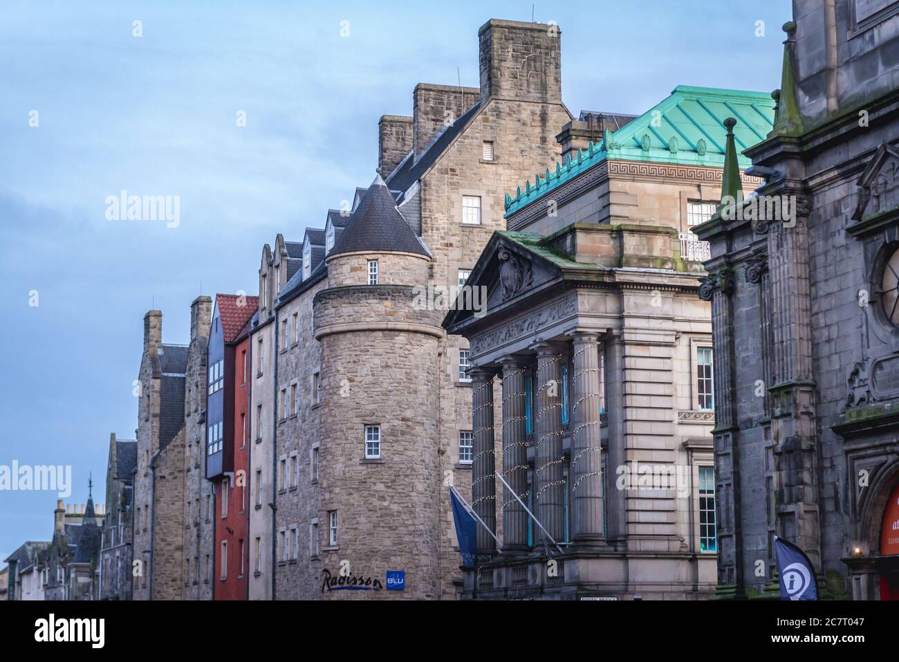 Bâtiments sur High Street à Édimbourg, la capitale de l'Écosse, une partie du Royaume-Uni Banque D'Images