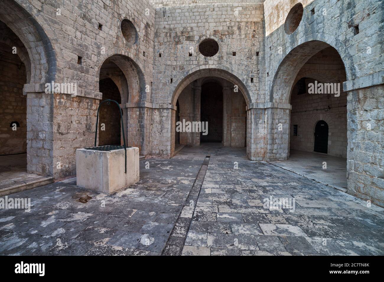 Fort Lovrijenac - intérieur de la forteresse Saint-Laurent à Dubrovnik, Croatie Banque D'Images