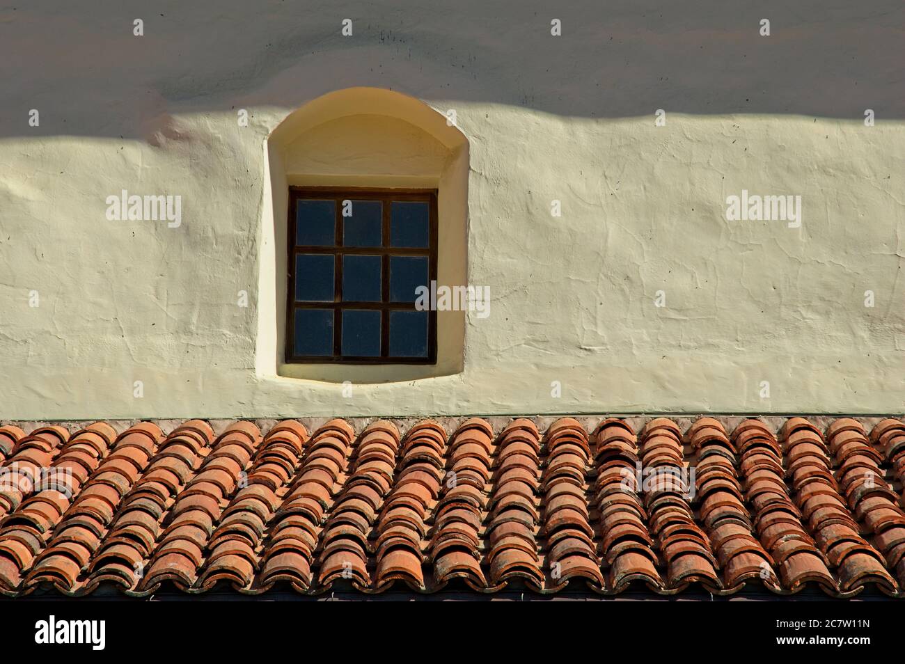 Mission San Antonio de Padua est une mission catholique espagnole au sud de King City Californie avec de beaux jardins et une architecture fondée en 1771. Banque D'Images