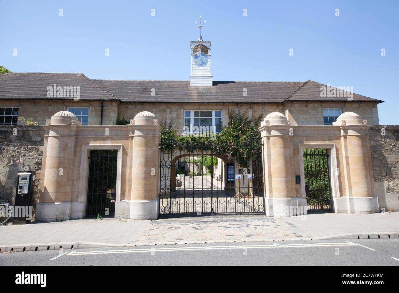 Le Green Templeton College, qui fait partie de l'Université d'Oxford, du chemin Woodstock à Oxford, au Royaume-Uni, a été adopté le 25 juin 2020 Banque D'Images