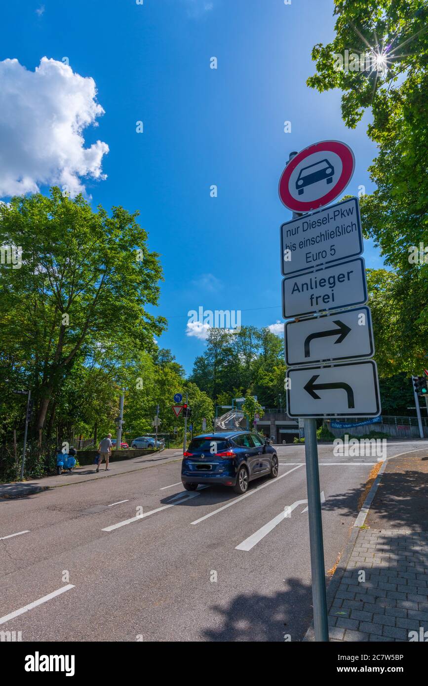 Panneaux routiers, interdiction pour les voitures diesel de moins de la norme Euro 5, quartier de Haigst, capitale Stuttgart, Bade-Wurtemberg, Allemagne du Sud, Europe centrale Banque D'Images