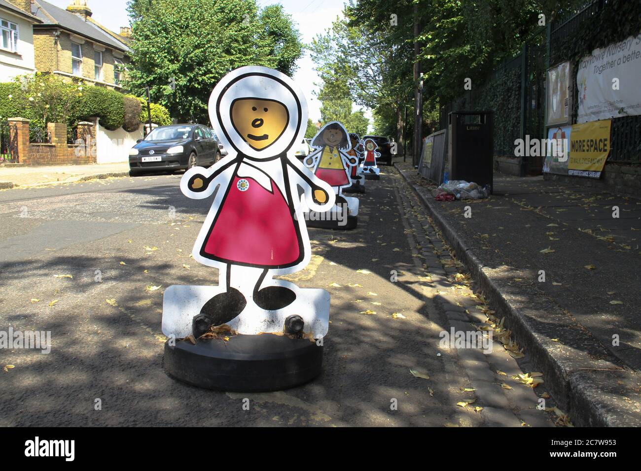 Londres, Royaume-Uni. 18 juillet 2020. Pas de signalisation de stationnement à l'extérieur d'une école maternelle dans l'est de Londres car la plupart des écoles ont fermé pour la période estivale et doivent être rouvertes en septembre selon les conseils du gouvernement. Crédit : SOPA Images Limited/Alamy Live News Banque D'Images