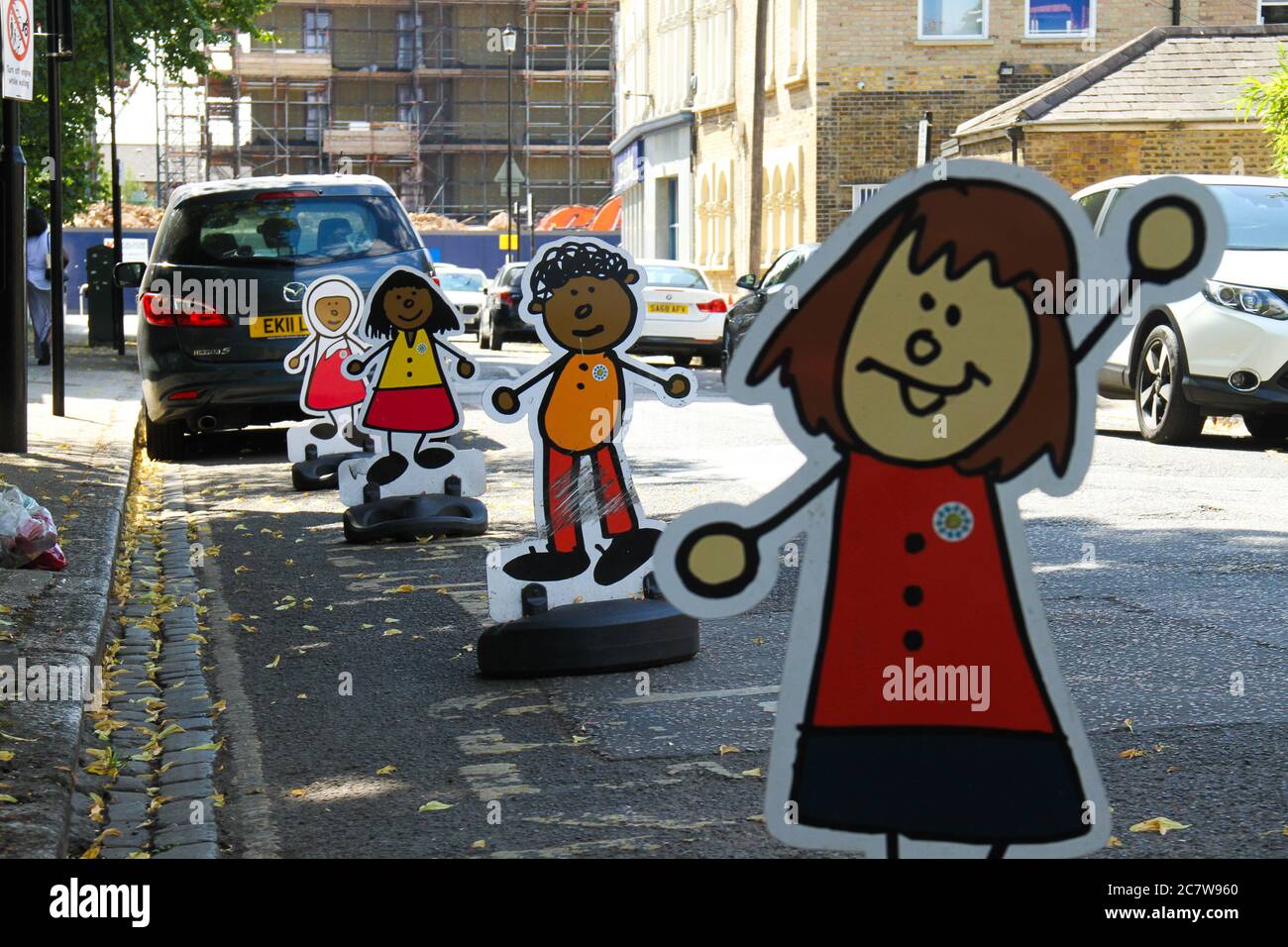 Londres, Royaume-Uni. 18 juillet 2020. Pas de signalisation de stationnement à l'extérieur d'une école maternelle dans l'est de Londres car la plupart des écoles ont fermé pour la période estivale et doivent être rouvertes en septembre selon les conseils du gouvernement. Crédit : SOPA Images Limited/Alamy Live News Banque D'Images