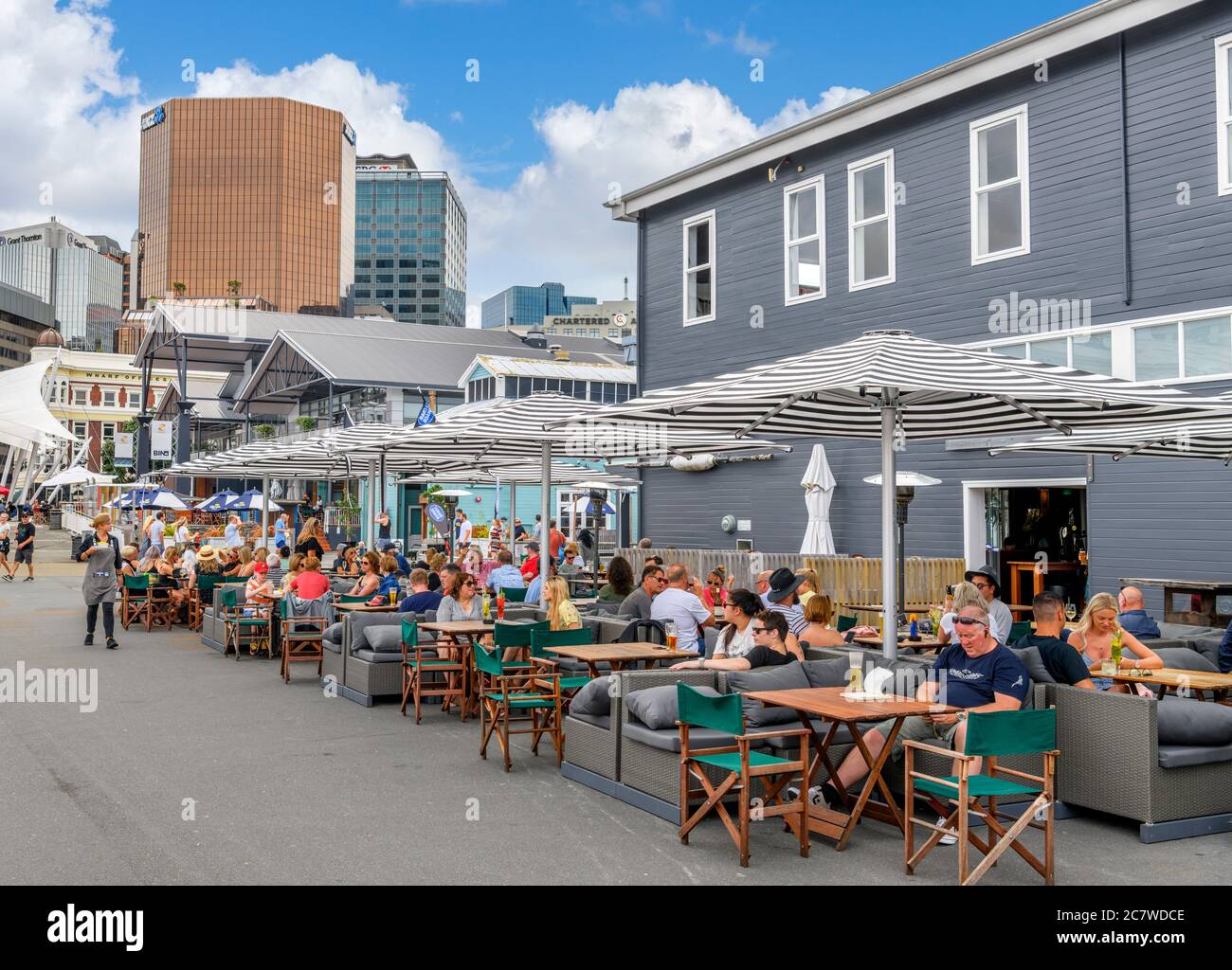 Bar sur le front de mer à Queens Wharf, Wellington, Nouvelle-Zélande Banque D'Images