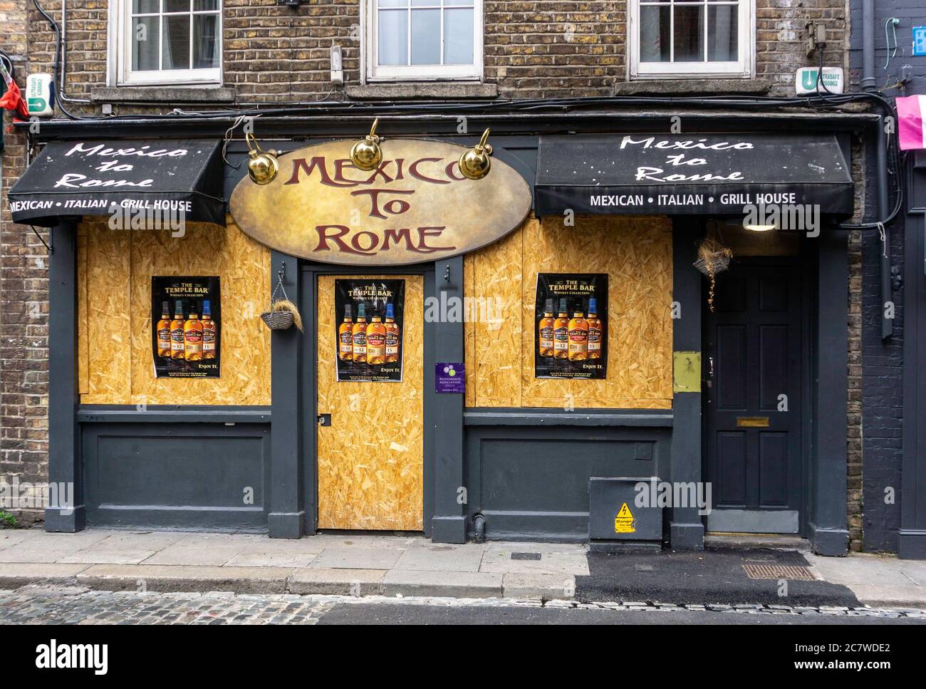 Le restaurant Mexico-Rome à Temple Bar, Dublin, a temporairement fermé en raison de la pandémie mondiale. Banque D'Images