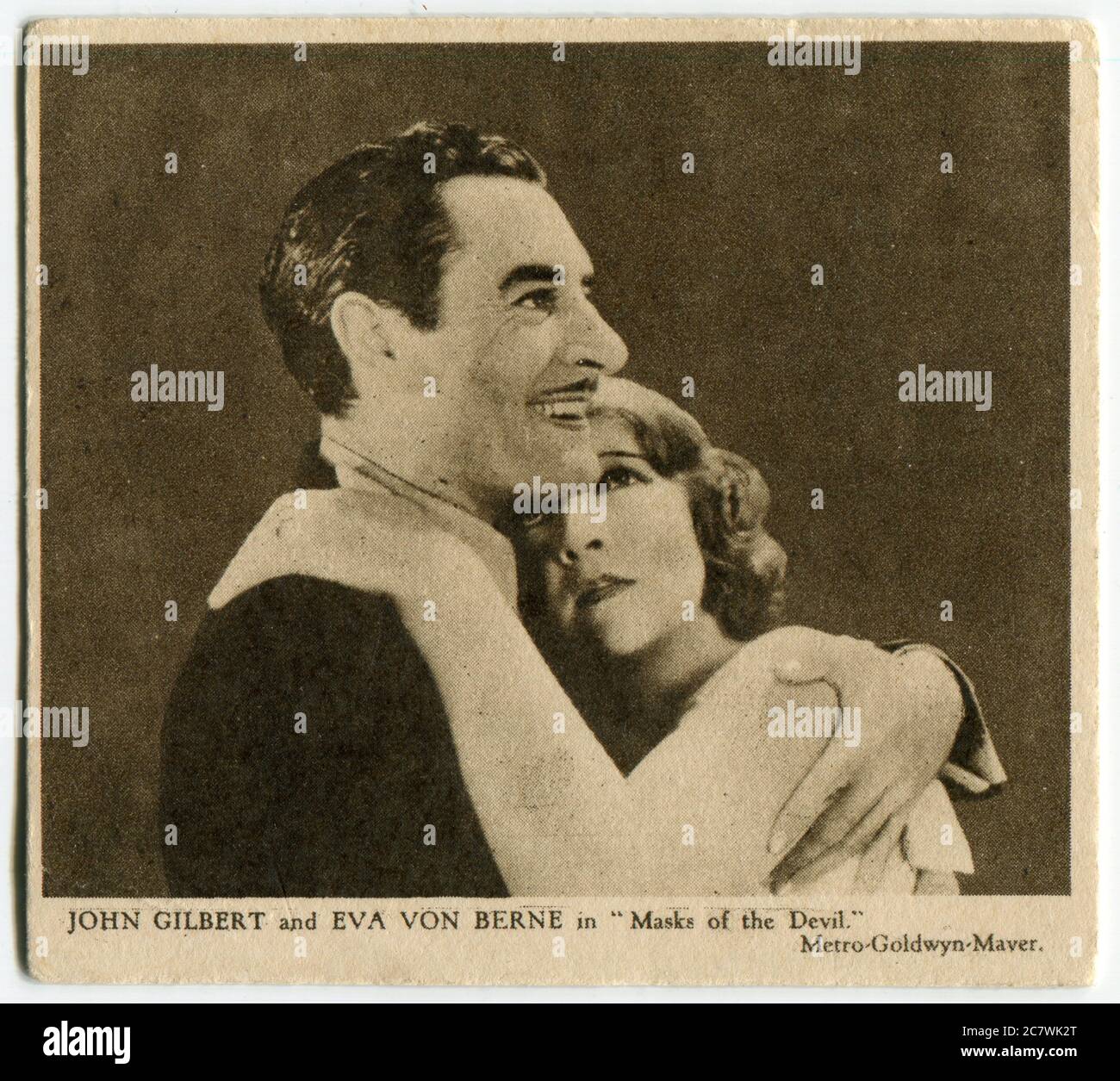 "Love Scenes from Famous films" carte à cigarettes Kensitas - John Gilbert et Eva Von Berne dans "masques du diable". Deuxième série publiée en 1932 par J. Wix & Sons Ltd Banque D'Images