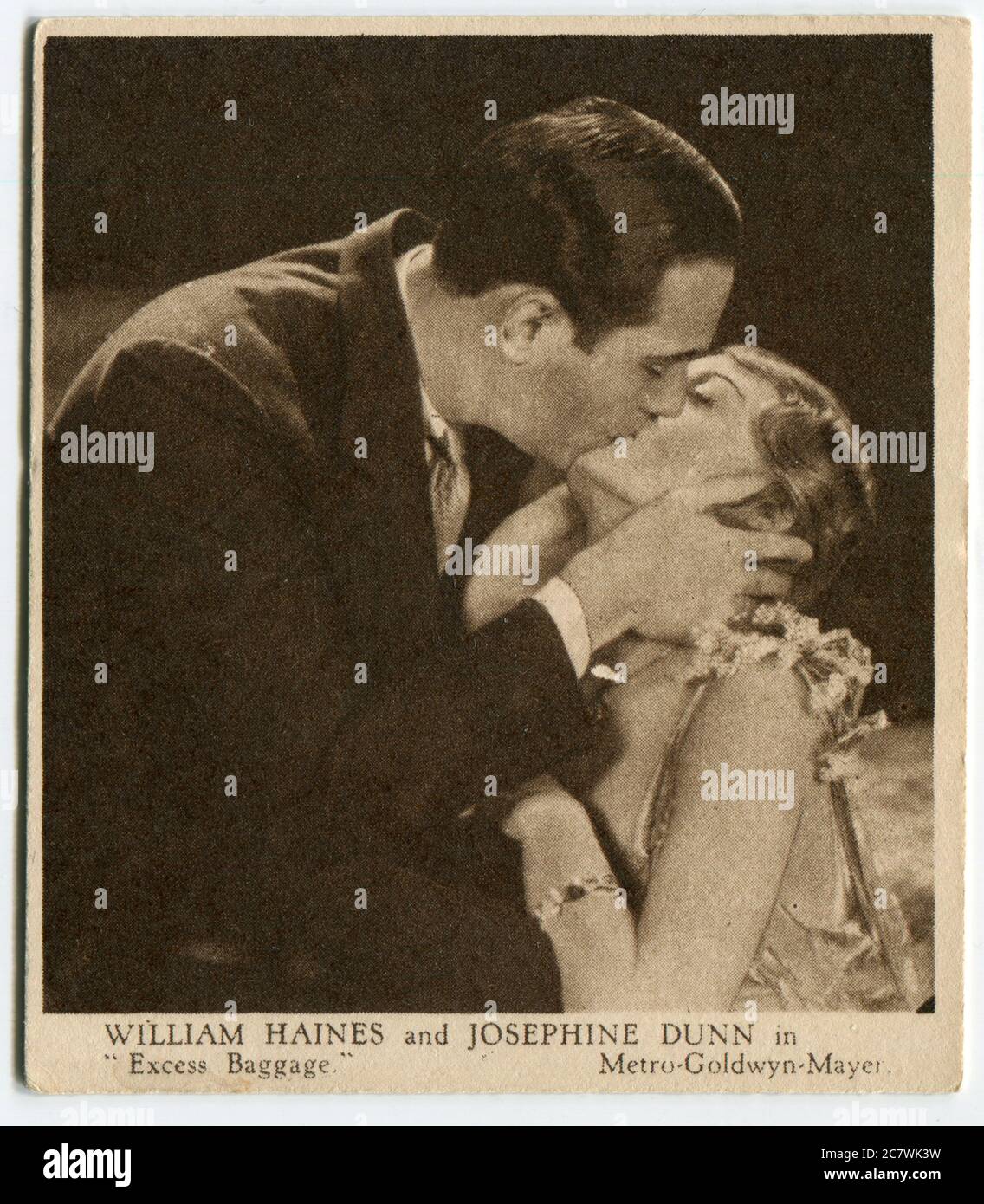 Carte à cigarettes Kensitas « Love Scenes from Famous films » - William Haynes et Josephine Dunn dans « Excess Bags ». Deuxième série publiée en 1932 par J. Wix & Sons Ltd Banque D'Images