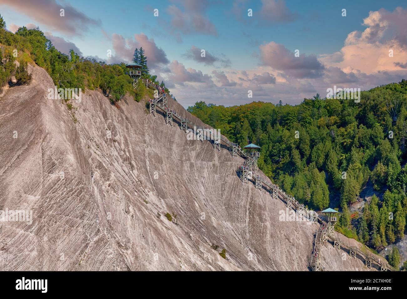 Sentier d'escalade jusqu'au sommet des chutes Montmorency Banque D'Images