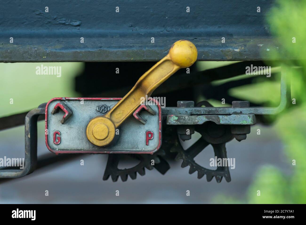 Dispositif de commutation pour freins pneumatiques, G pour trains de marchandises et P pour trains de voyageurs Banque D'Images