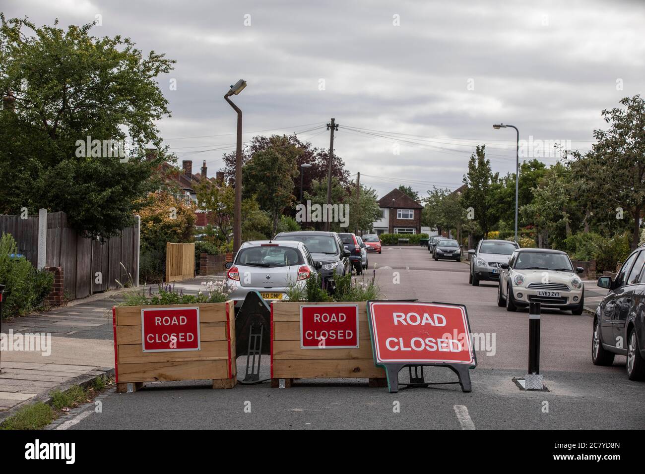 Des barrages routiers à Londres pour limiter la circulation en place afin de créer des « autoroutes cyclables » et encourager le cyclisme et la réduction de la pollution de l'air sur Upwood Road, Lewisham, SE12 Banque D'Images