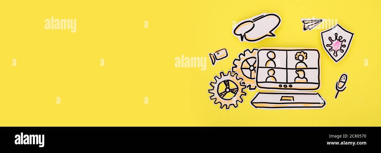 Icônes papier de personnes, communication et conférence en ligne sur jaune. Banque D'Images