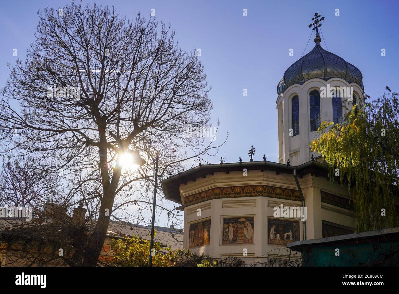 Saints Archanges Michel et Gabriel, Église du monastère de Stavropoleos située dans la vieille ville de Bucarest, Roumanie Banque D'Images