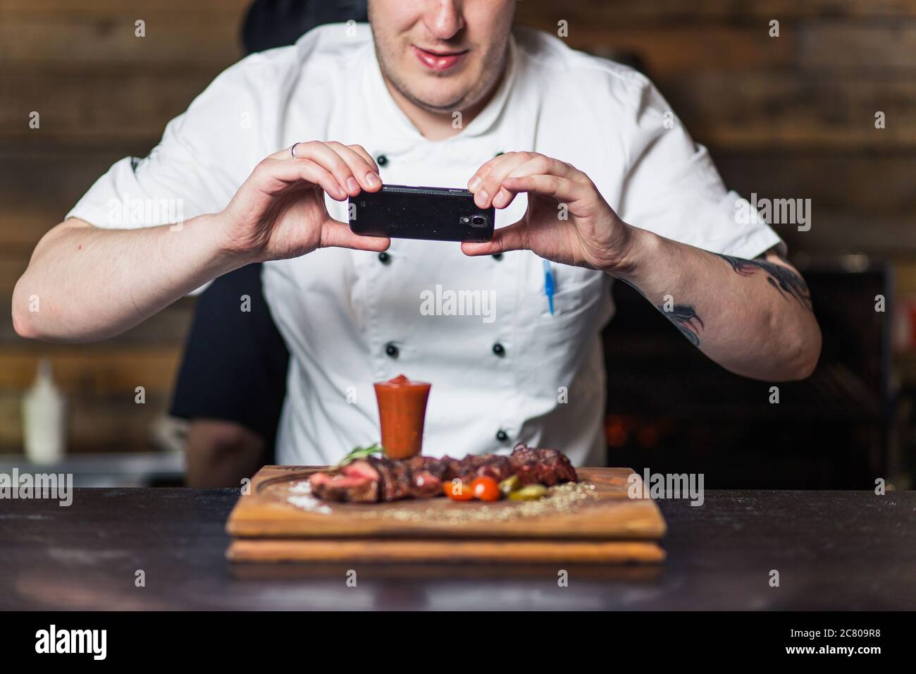 prise de vue du chef sur un smartphone Banque D'Images prise de vue du chef sur un smartphone Banque D'Images
